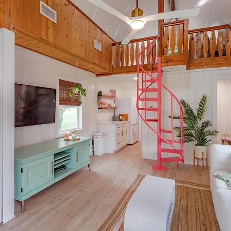 Orlando Home 6430: Purpose-Driven A-Frame Vacation Home
